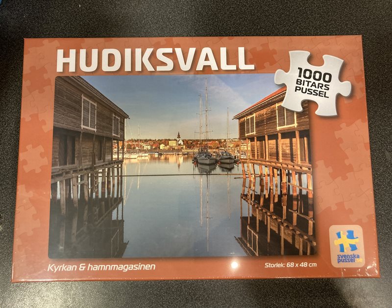 Pussel 1000 bit Hudiksvall Kyrkan och Hamnmagasinen